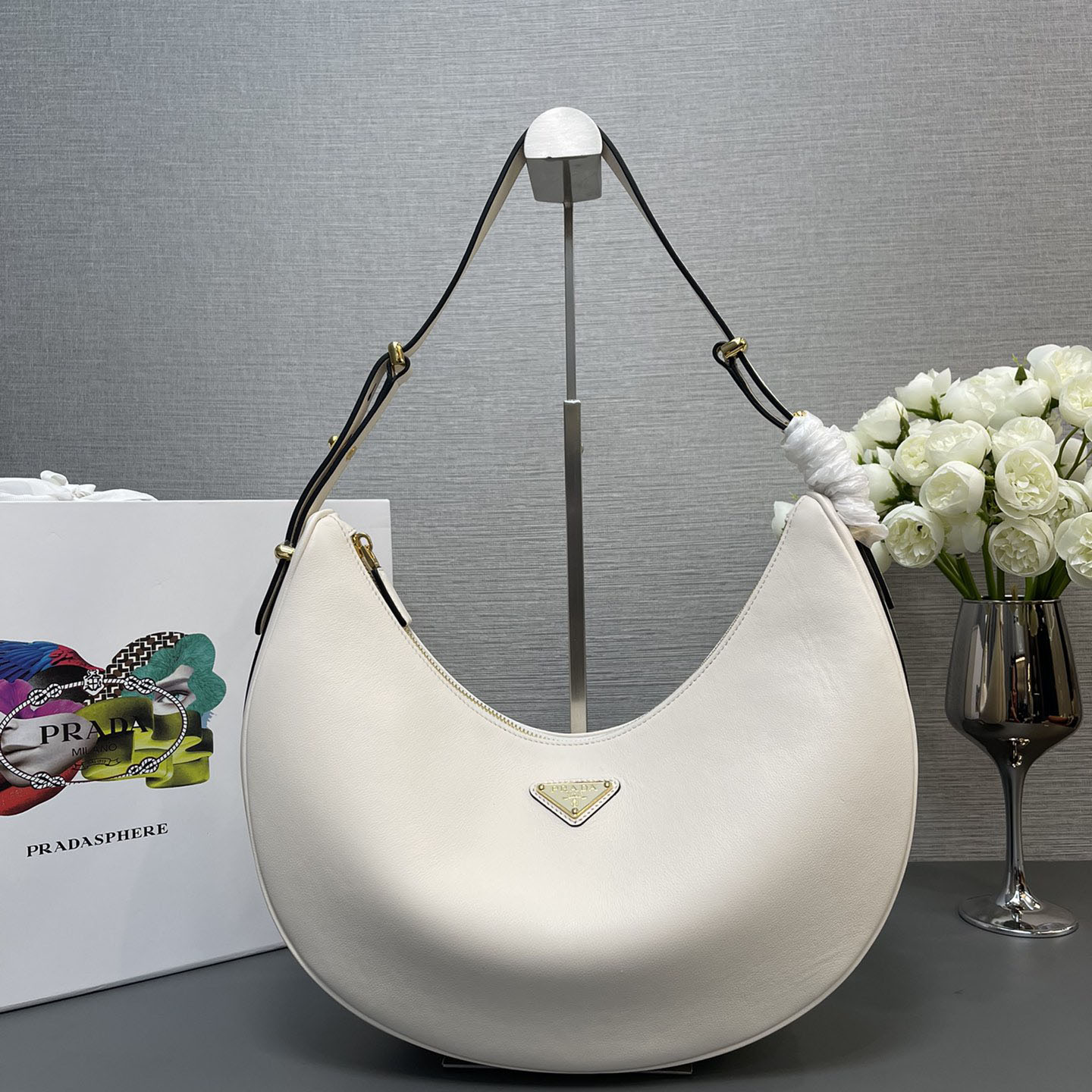 Pra*a top handle bags